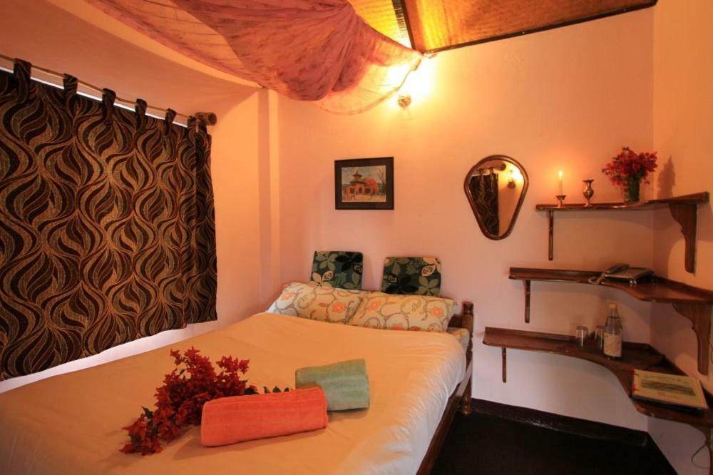 Castle Hotel Pokhara Buitenkant foto