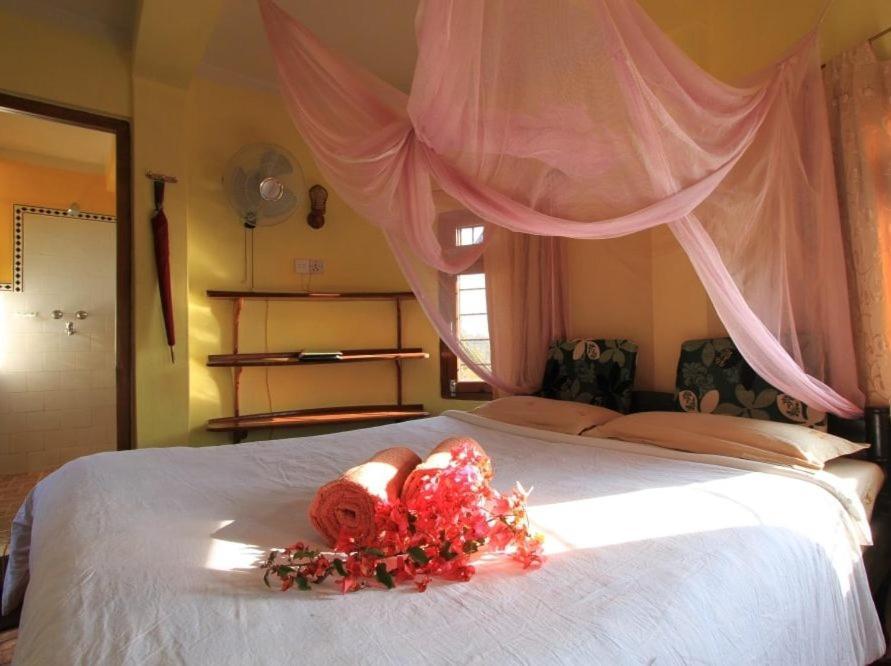 Castle Hotel Pokhara Buitenkant foto